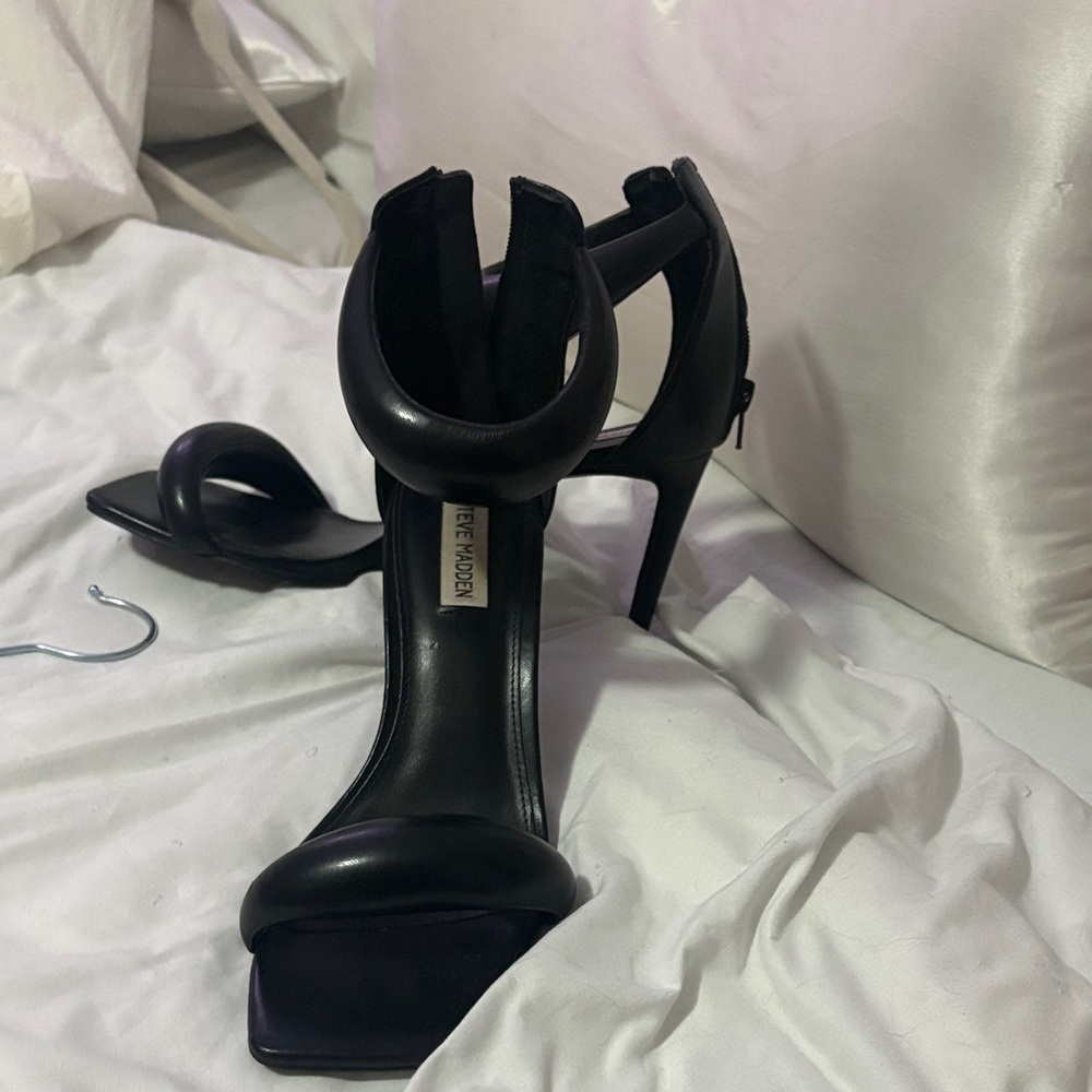 Steve Madden Elegant Black Heels